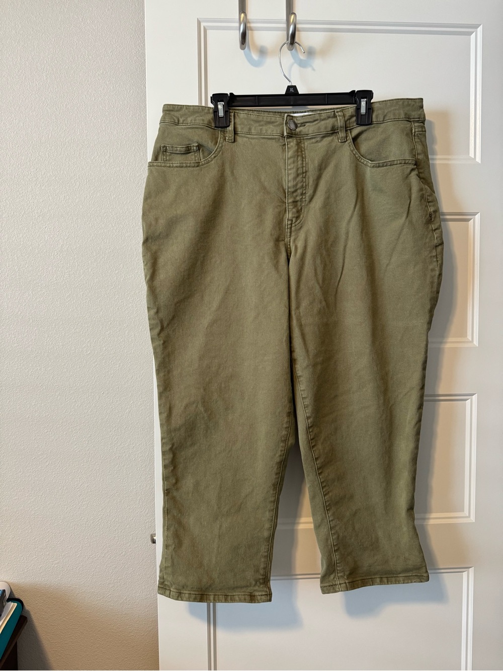 EUC Lane Bryant Boyfriend Style Capris